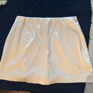 Abercrombie and Fitch like new women’s satin skort size medium